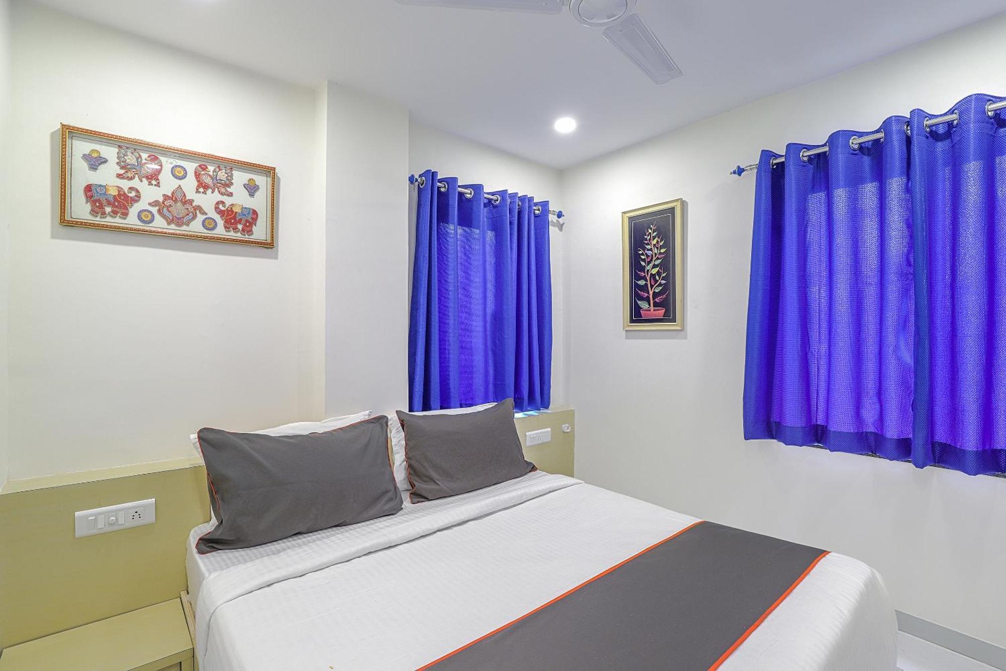 Hotel O La Veera Ahmedabad Buitenkant foto