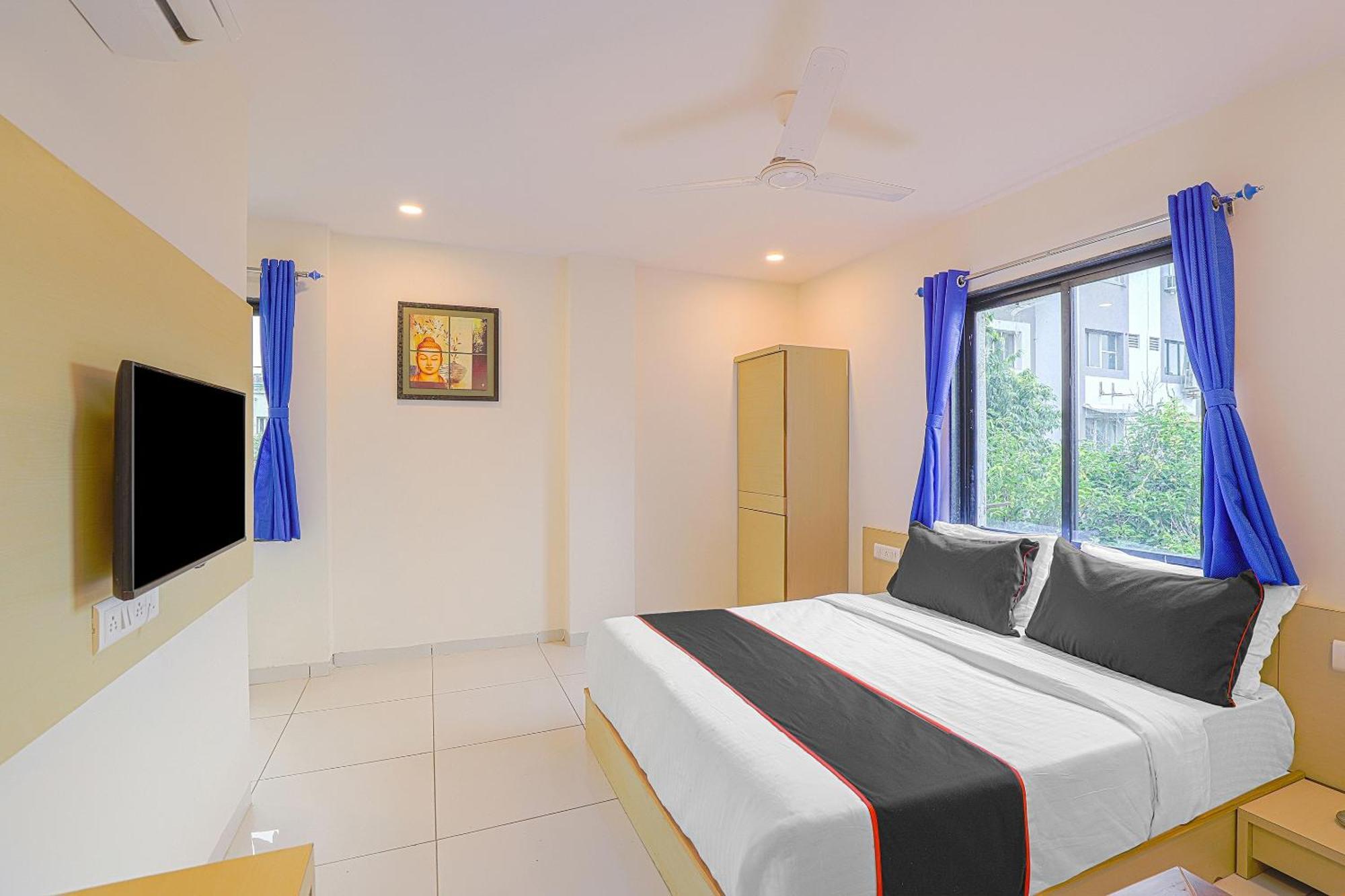 Hotel O La Veera Ahmedabad Buitenkant foto